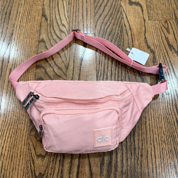 ALO Yoga Pink Crossbody Bag Sporty Design Adjustable Strap - Picture 1 of 4